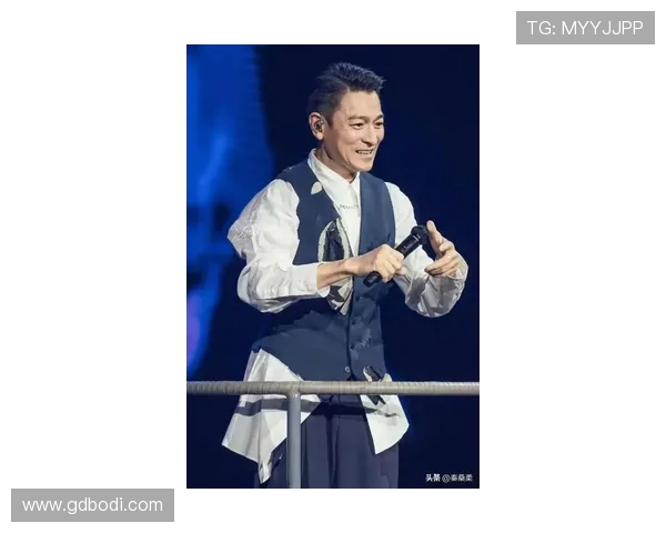 刘德华化身足球明星模仿秀引发热议粉丝纷纷点赞分享精彩瞬间 刘德华化身足球明星模仿秀引发热议粉丝纷纷点赞分享精彩瞬间