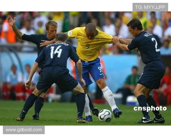 当今足球明星告别视频集锦回顾他们辉煌的职业生涯与感人瞬间