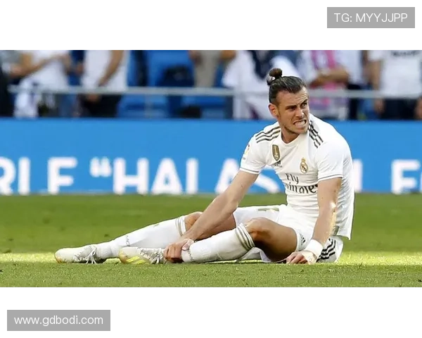 足球明星贝尔的精彩瞬间与职业生涯回顾展现他的传奇足迹与无尽魅力